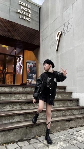#J2420復古愛心皮衣拼接棒球外套 男女都可以