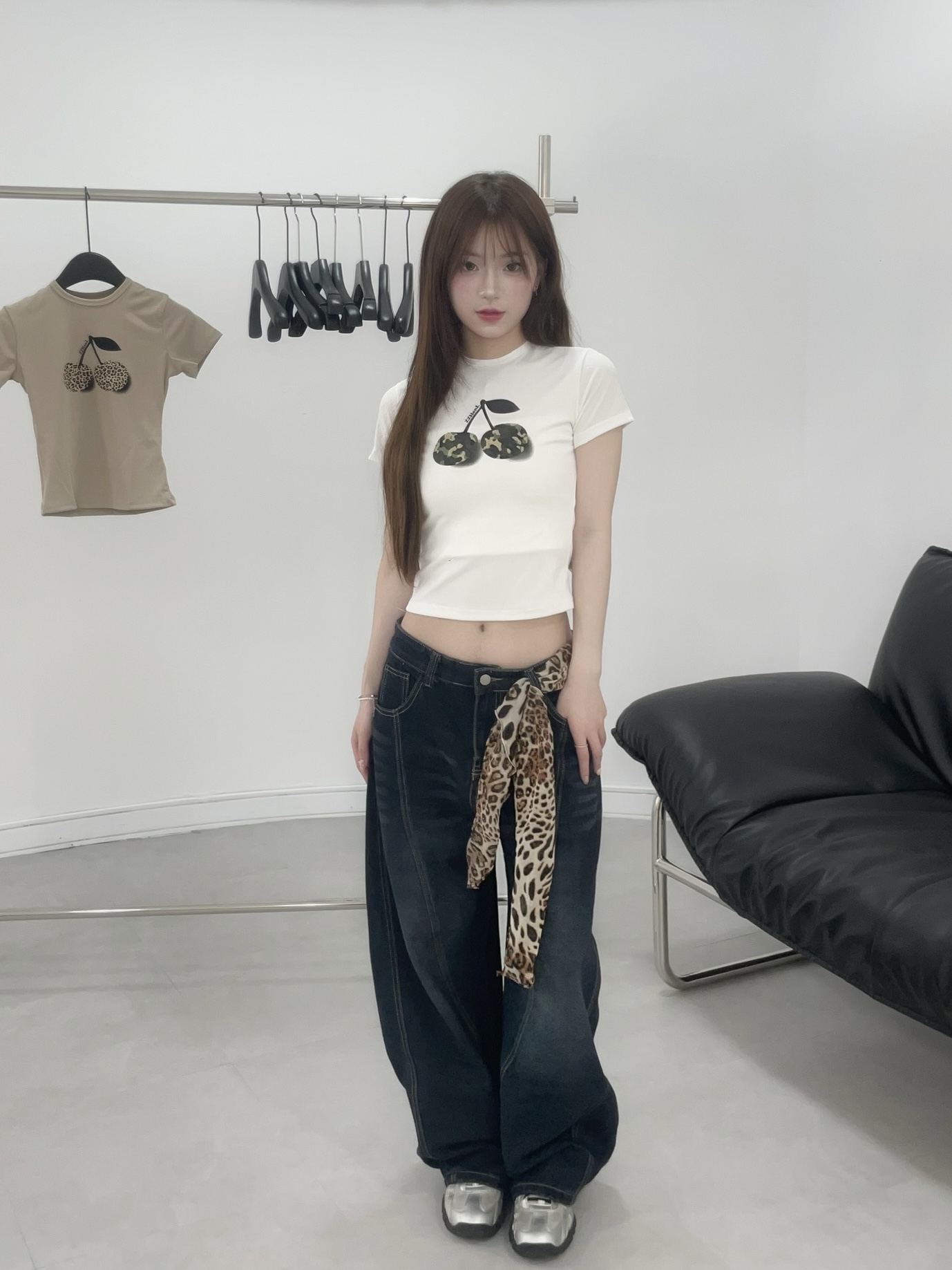 #B0903美式刺繡刷色彎刀褲