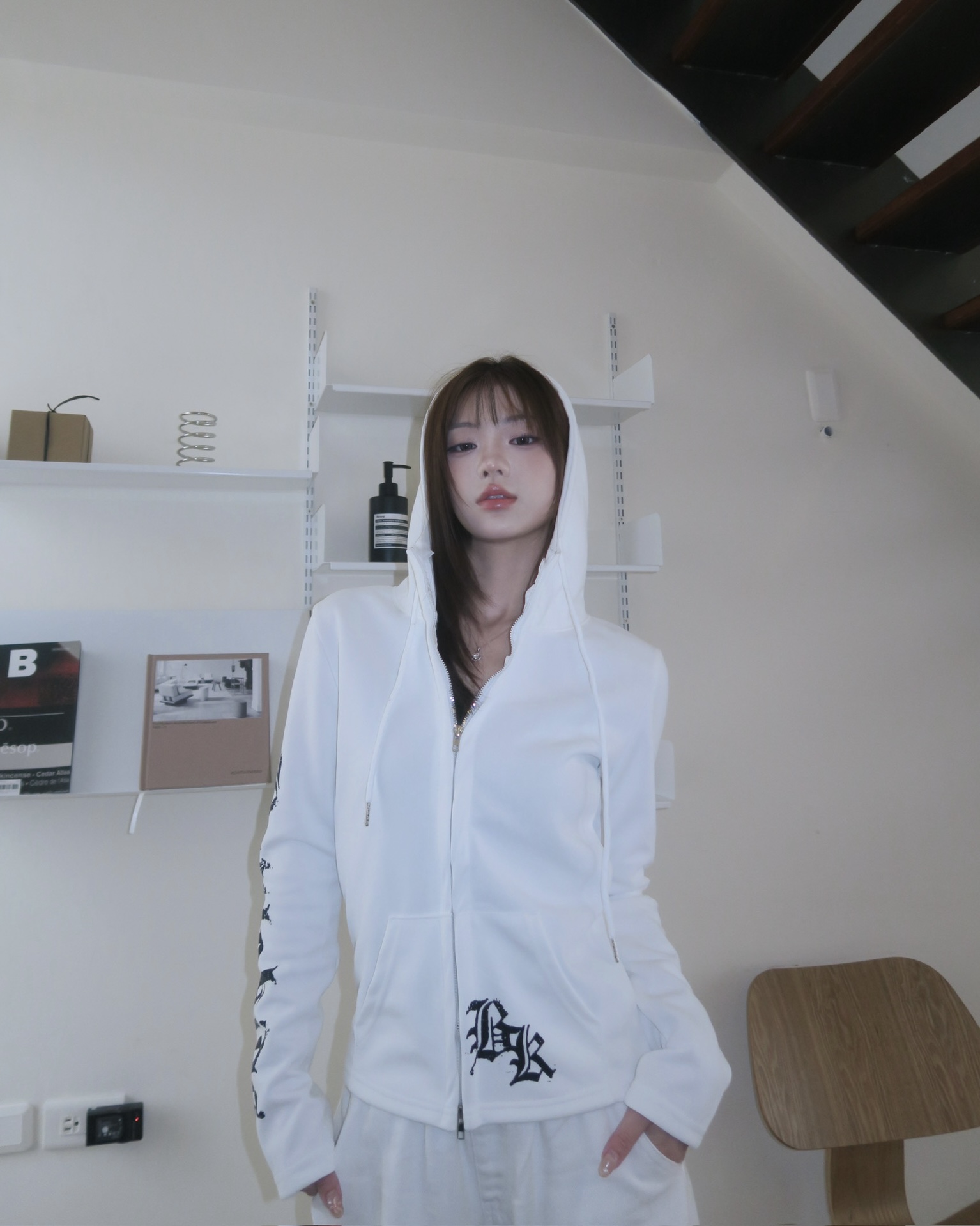 #J1007美式緊身連帽外套（2colors)