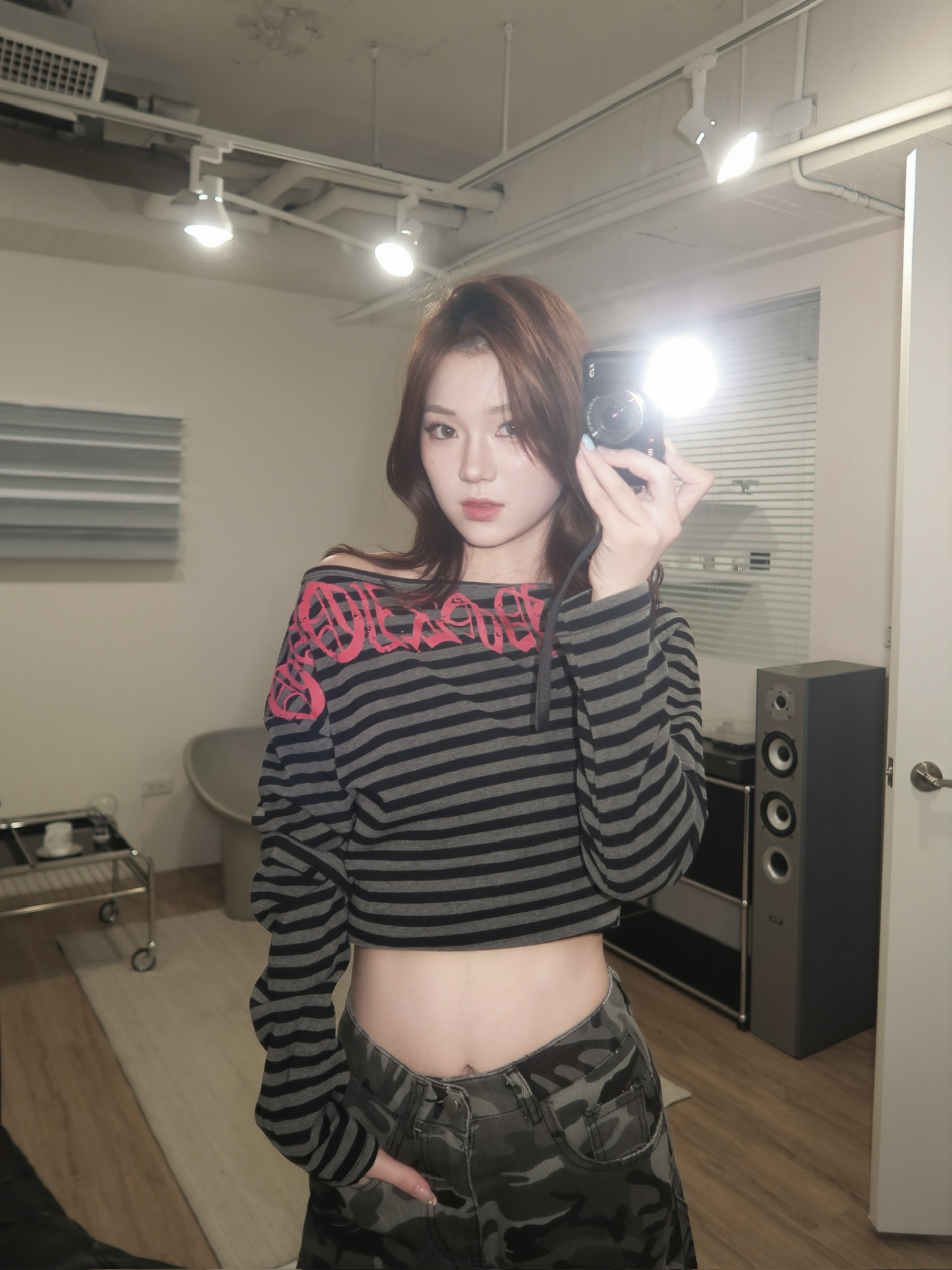 #T1005美式條紋印花一字領上衣