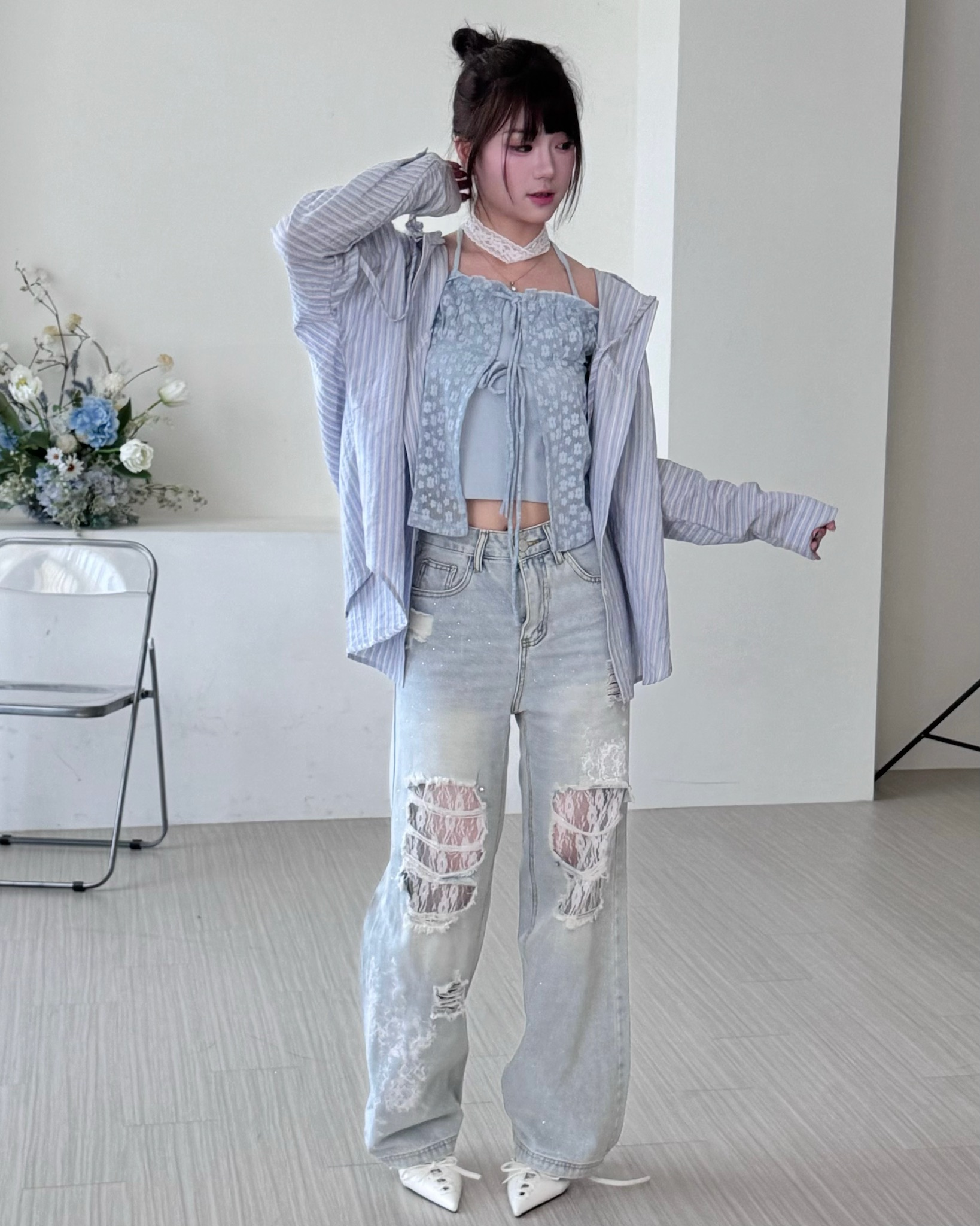 #B0601水鑽蕾絲拼接刷破牛仔褲