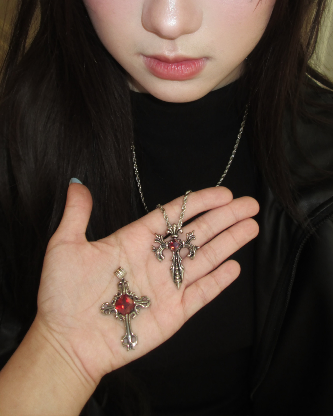 哥德風十字架紅寶石/黑寶石