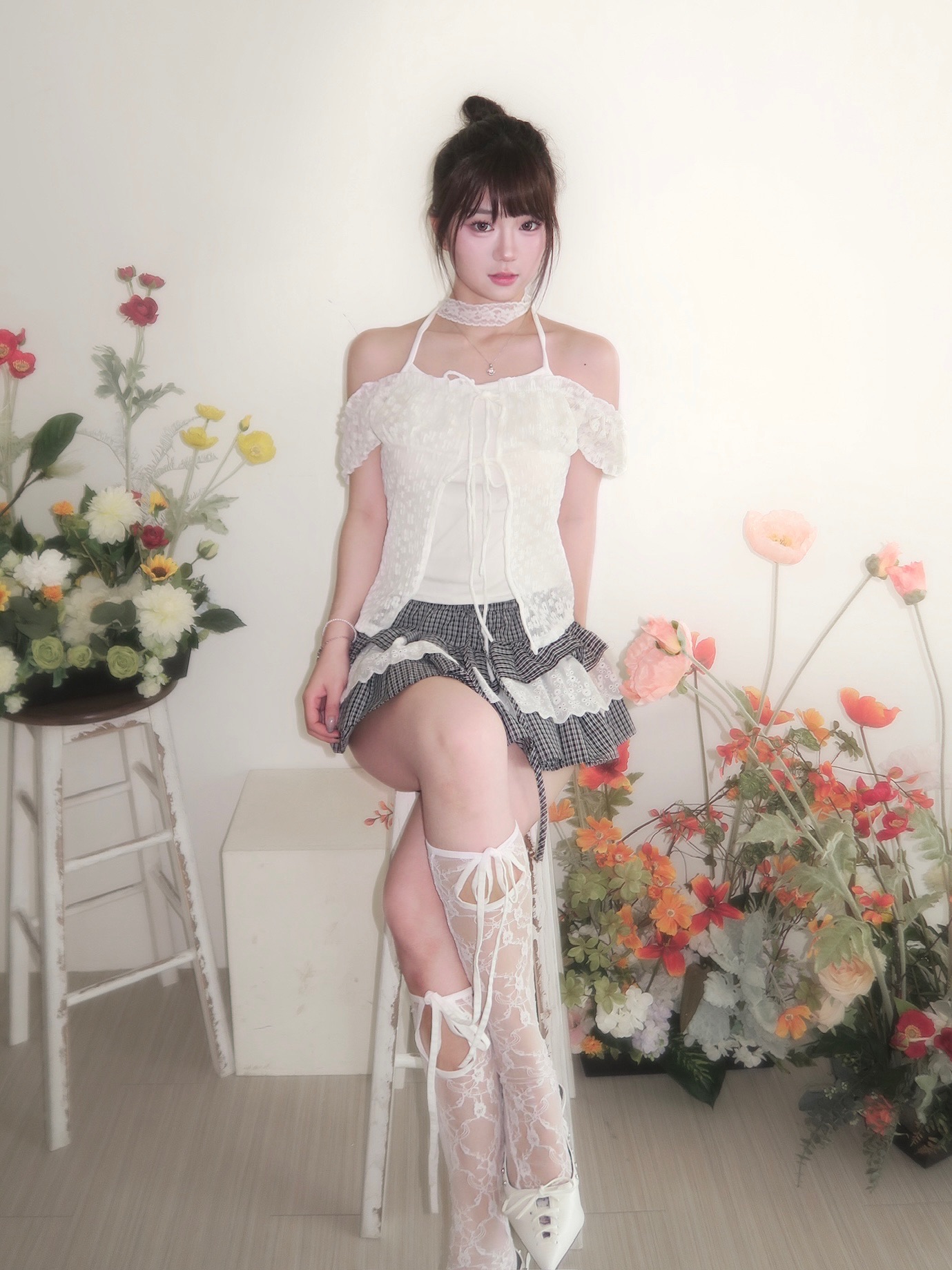 #T0602花朵蕾絲假兩件綁帶上衣（3colors)