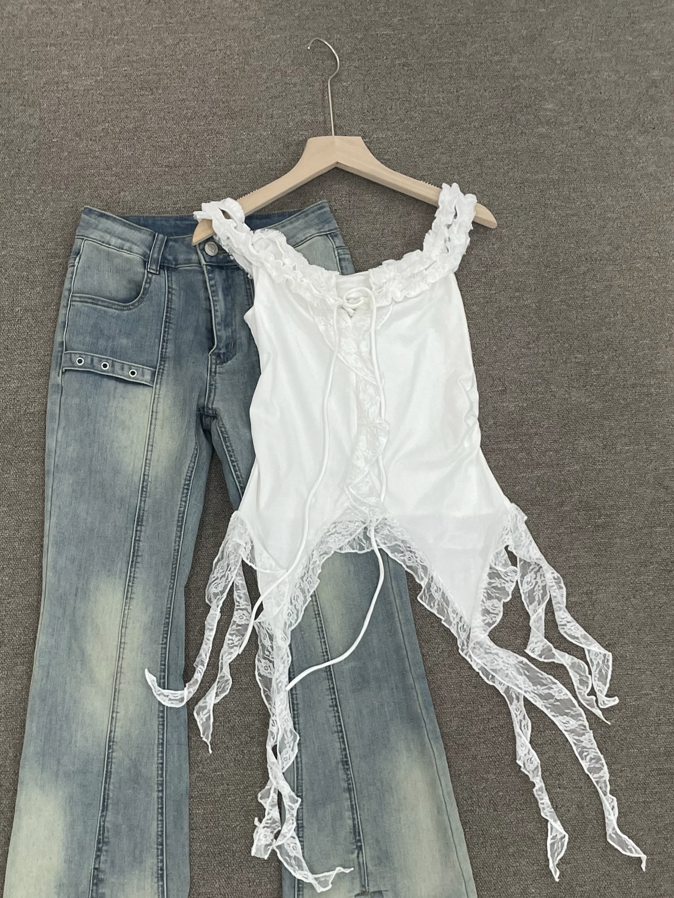 #T0907蕾絲木耳邊設計感飄帶吊帶